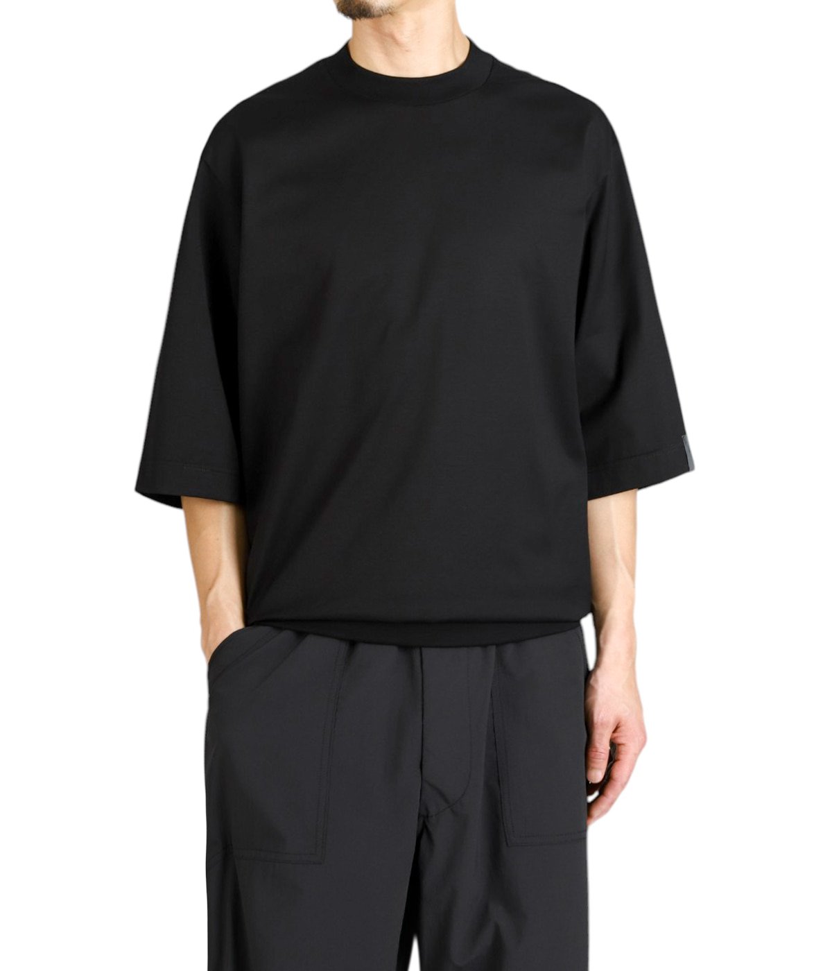 model(175cm / 60kg)B85 W75 H92 着用サイズ：38